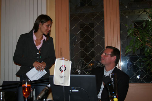 Die Veranstalterin und der Gast "Christian Schmid", Geschäftsführer von Radio Maria Österreich