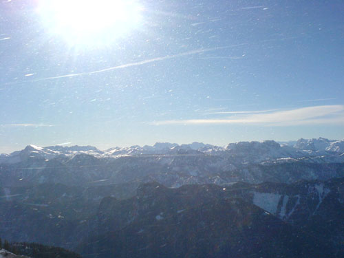 Ein Blick in die Berge von oben.