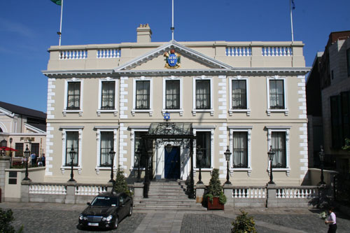 Mansion House and the Majors car