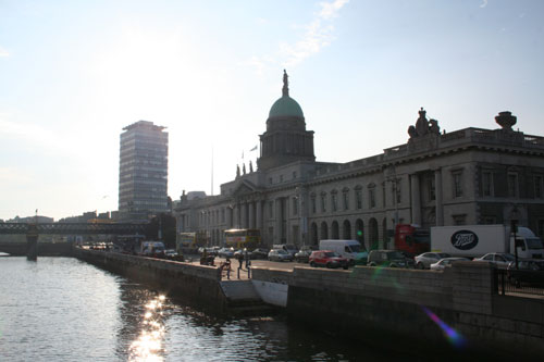 Custom House next to the the river Liffey