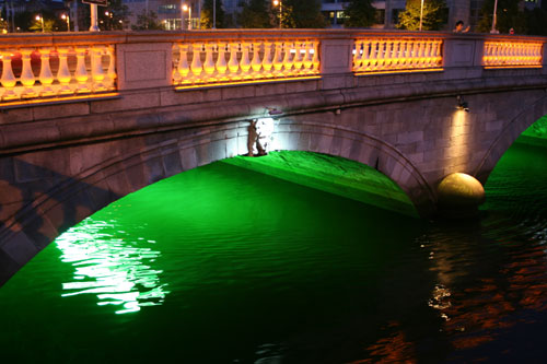 Green, white and orange - That's the Irish flag and that bridge!