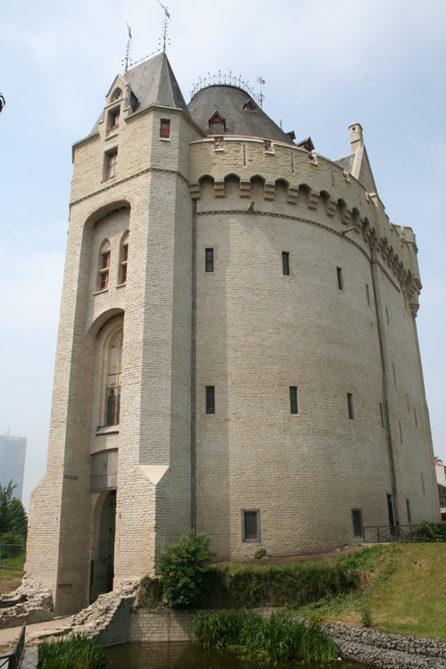 Hallepoort - An old defense tower