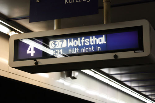 4:31, Train S7 to Vienna International Airport