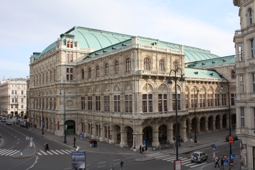 Staatsoper von hinten